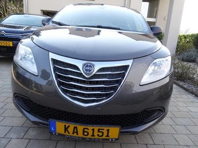 Lancia Ypsilon 0.9 Automatique (2013) - Photo 2