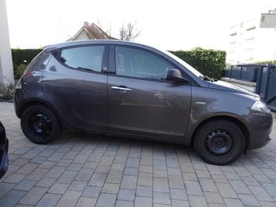 Lancia Ypsilon 0.9 Automatique (2013) - Photo 4