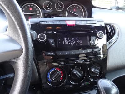 Lancia Ypsilon 0.9 Automatique (2013) - Photo 6