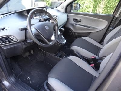 Lancia Ypsilon 0.9 Automatique (2013) - Photo 7