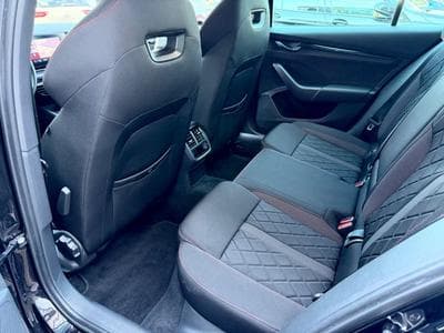 Skoda Octavia Octavia Combi RS 2.0 TDI DSG 4x4 /LED/ACC/AHK/ (2021) - Foto 14