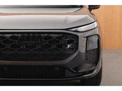 Audi Q3 35 TFSI S line 110 kW-150CV S tronic - Jantes 20" - Attelage (2026) - Foto 12