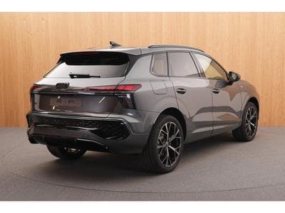 Audi Q3 35 TFSI S line 110 kW-150CV S tronic - Jantes 20" - Attelage (2026) - Foto 6