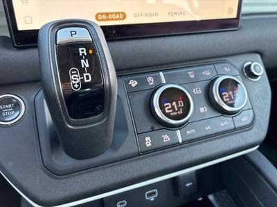 Land-Rover Defender Defender (2021) - Photo 11