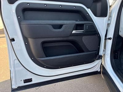 Land-Rover Defender Defender (2021) - Photo 15