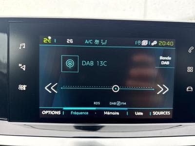 PEUGEOT 208 e-208 136ch Allure (2022) - Photo 11