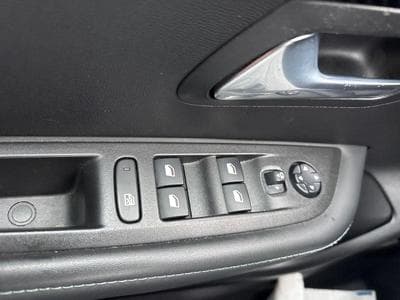 PEUGEOT 208 e-208 136ch Allure (2022) - Photo 12