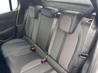 PEUGEOT 208 e-208 136ch Allure (2022) - Photo 5