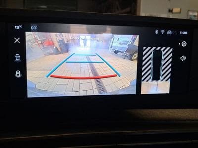 PEUGEOT 5008 Hybrid 145ch Allure e-DCS6 (2025) - Photo 11