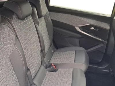 PEUGEOT 5008 Hybrid 145ch Allure e-DCS6 (2025) - Photo 8