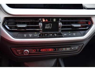 BMW 118 i CLIMA REGUL LANE LED PDC 1° MAIN (2022) - Foto 15