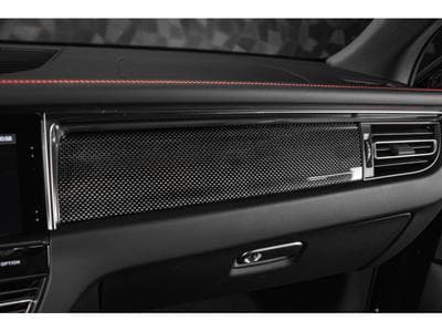 Porsche Macan III GTS (2024) - Photo 13