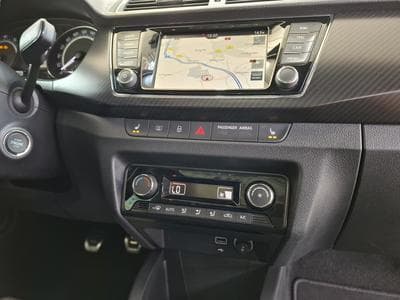 Skoda Fabia 1.0 TSI  MONTE CARLO, LED, CAMERA, PANORAMIQUE, ALU 17'',NAV (2019) - Foto 12