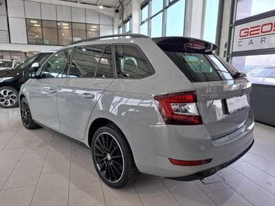 Skoda Fabia 1.0 TSI  MONTE CARLO, LED, CAMERA, PANORAMIQUE, ALU 17'',NAV (2019) - Foto 2