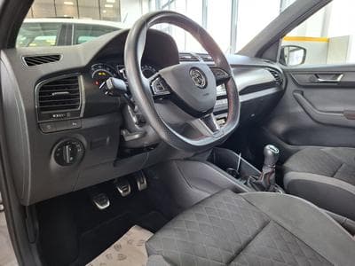 Skoda Fabia 1.0 TSI  MONTE CARLO, LED, CAMERA, PANORAMIQUE, ALU 17'',NAV (2019) - Foto 6