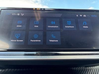 PEUGEOT 208 1.2 Hybrid 100ch Allure e-DCS6 (2024) - Photo 6