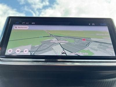 PEUGEOT 2008 1.2 100ch S&S Allure (2024) - Photo 6