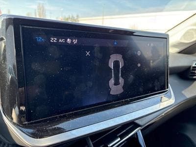 PEUGEOT 208 1.2 Hybrid 100ch Allure e-DCS6 (2024) - Photo 7