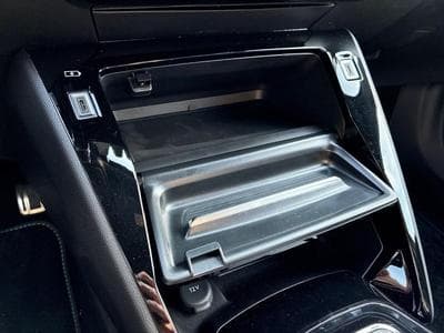 PEUGEOT 2008 1.2 Hybrid 145ch GT e-DCS6 (2025) - Photo 12