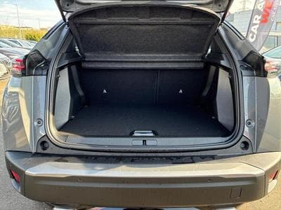 PEUGEOT 2008 1.2 Hybrid 145ch GT e-DCS6 (2025) - Photo 5