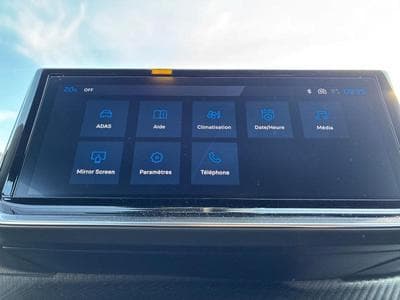 PEUGEOT 2008 1.2 Hybrid 145ch GT e-DCS6 (2025) - Photo 6