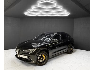Alfa-Romeo Stelvio Quadrifoglio Q4 (2018) - Foto 1