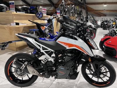 KTM 390 Duke (2022) - Foto 1