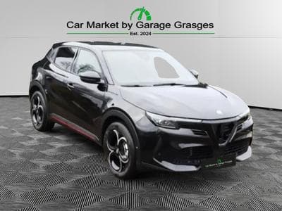 Alfa-Romeo Junior Ibrida Speciale 1.2 VGT (2025) - Photo 1