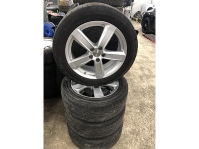 Jantes alu + Pneus é 18" 225/55 R18 98V (2026) - Photo 1