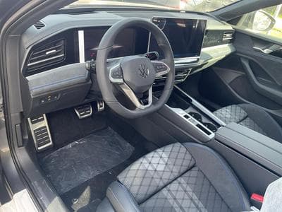 VW Passat Variant 2.0 TDI 142 kW 4Motion R-Line (2026) - Photo 1