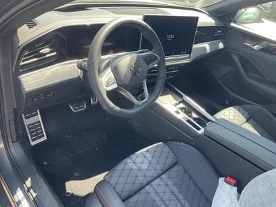 VW Passat Variant 2.0 TSI 195 kW 4Motion R-Line (2026) - Photo 1