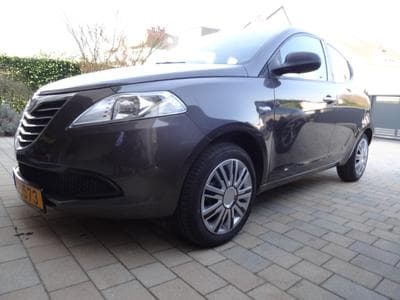 Lancia Ypsilon 0.9 Automatique (2013) - Photo 1