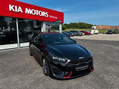 Kia Ceed cee'd / Ceed GT 1,6T-GDI DCT Komfort Navi LED (2023) - Photo 1