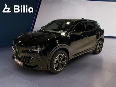 Alfa-Romeo Junior 1.2 Hybrid 136 eDCT6 TI (2025) - Photo 1