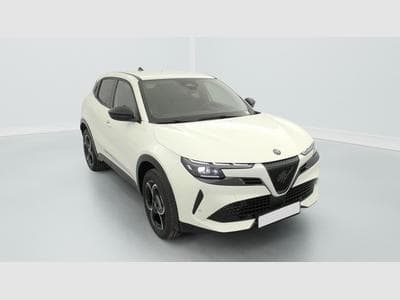 Alfa-Romeo Junior 1.2 Ibrida 145 ch e-DCT6 Ti (2026) - Photo 1