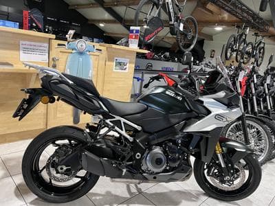 Suzuki GSX-S 1000 GX (2024) - Photo 1