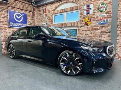 BMW i5 i5 M60 601cv Auto xDrive (2024) - Foto 1