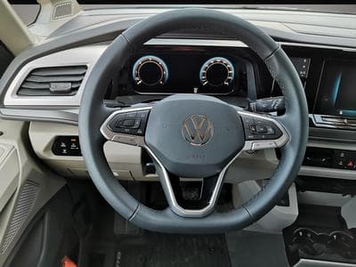 VW Multivan (2025) - Photo 1