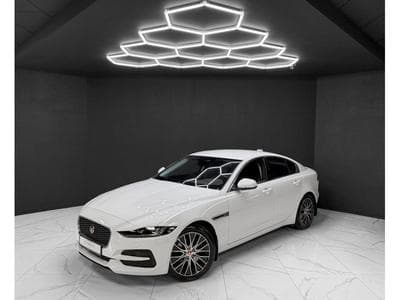 Jaguar XE P300 AWD HSE (2022) - Foto 1