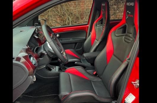 VW UP GTI  Recaro Sportster CS  Milltek  ST X (2021) - Photo 1