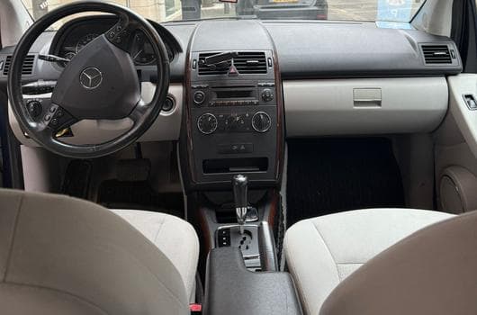 Mercedes 180 (2007) - Foto 7