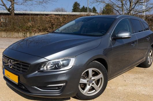 Volvo V60 2.0 D4 Summum Aut. ACC BLIS Camera (2017) - Foto 1