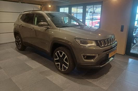 Jeep Compass Limited 4x4 (2020) - Photo 2