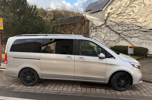 Mercedes V V 250 D Avantgarde (L2) Sport Pack AMG (2019) - Foto 10