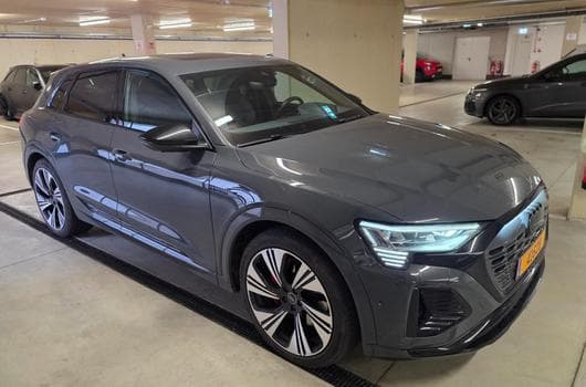 Audi SQ8 e-tron S-line quattro 55 (2023) - Foto 6