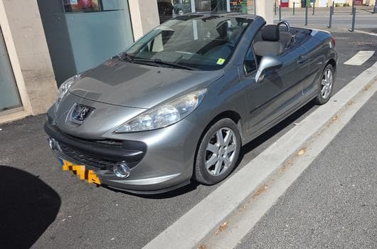 Peugeot 207 Cabriolet 1.6 e 120 ch (2007) - Photo 11