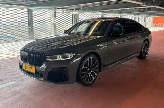 BMW 750 Pack M (2019) - Photo 6
