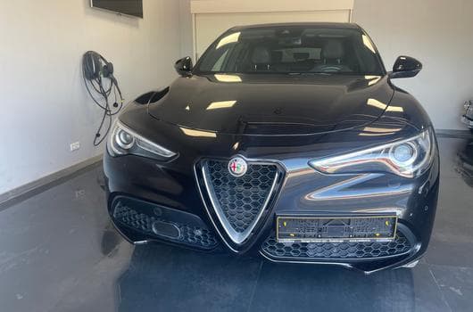 Alfa-Romeo Stelvio Super 2.0 Q4 (2018) - Photo 1