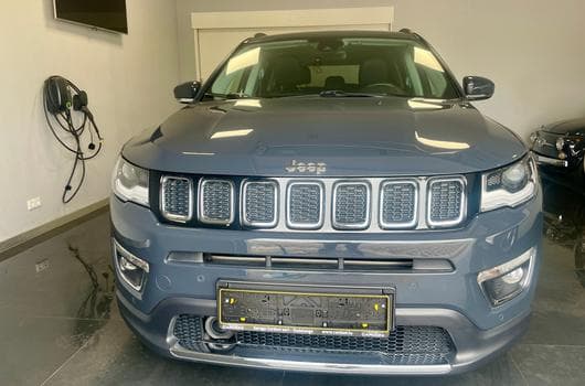 Jeep Compass Limited (2018) - Photo 2