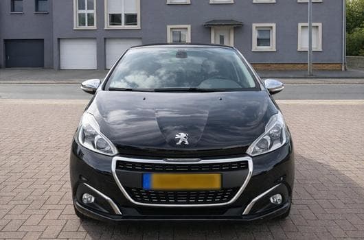 Peugeot 208 GTi (2017) - Photo 10